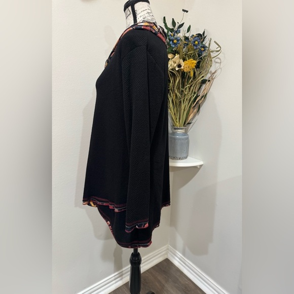 Parsley & Sage Black Tunic with Floral Accents Asymmetrical Hem size Medium - Picture 6 of 10